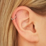 Piercing krúžok do ucha, chrupavky v tvare srdiečka